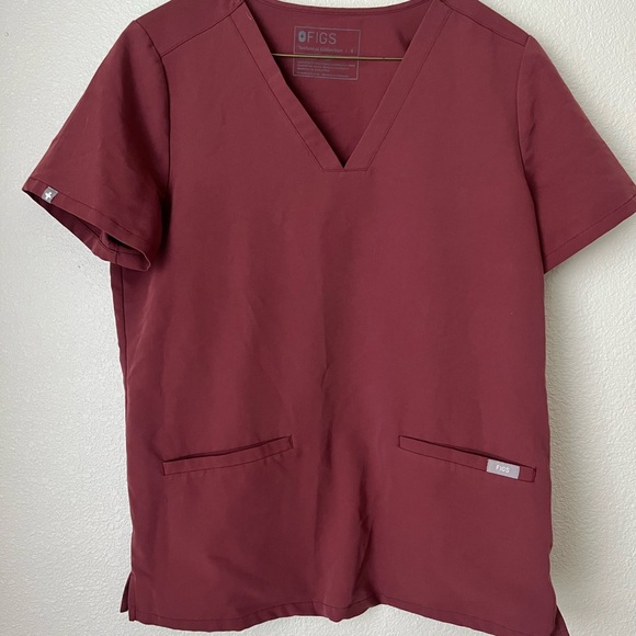 Figs Tops - FIGS Mauve Burgundy Casma 3 Pocket Scrub Top